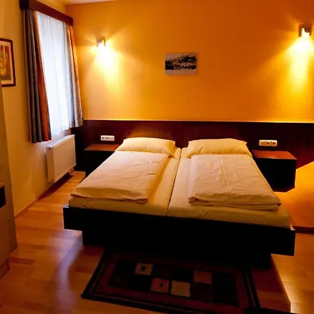 Casa de hóspedes Gasthof Weisses Dach 3*
